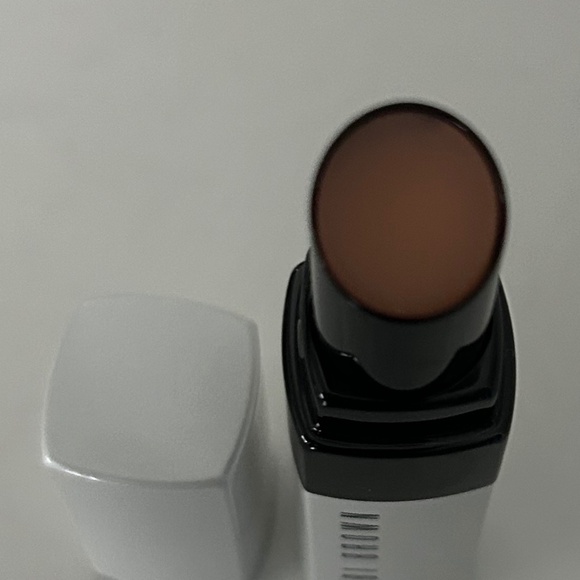 Bobbi Brown Extra Lip Tint Sheer Oil-Infused Lip Balm - Picture 3 of 3